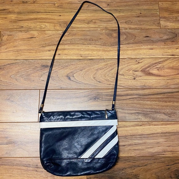 Genuine Leather Italian Vintage Handbag - Picture 2 of 10